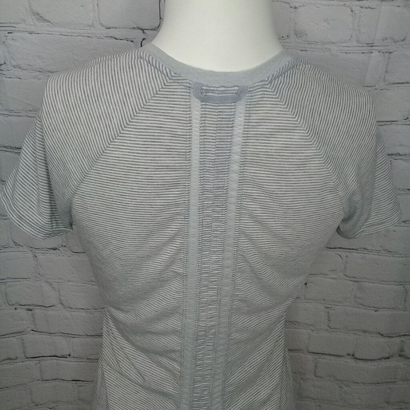 Toad & Co Cashew Grey Oatmeal Striped Short Sleeve V-neck Tee XSmall - Picture 6 of 7